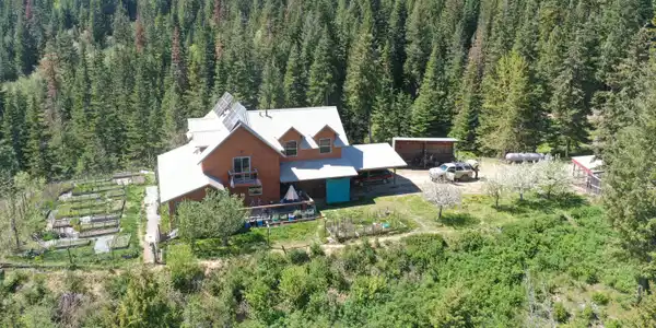 1800 Hells Gulch RD