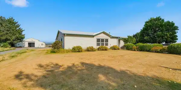 Image 3: Home and SHOP