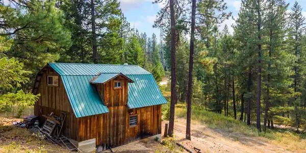 Image 4: Main Cabin