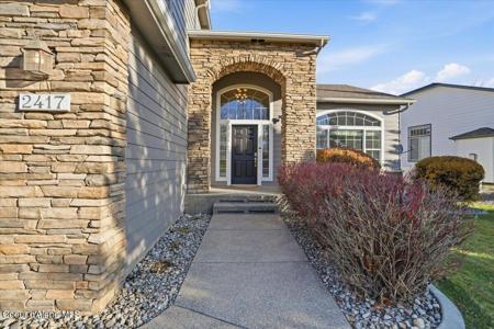 2417 W PALAIS DR