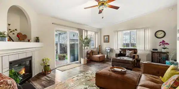 360 E Jeffrey Pine LN