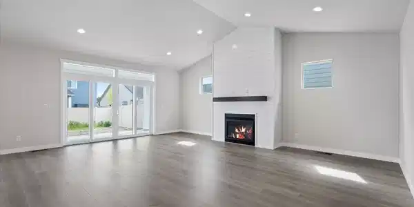 Image 4: 07-Living Area