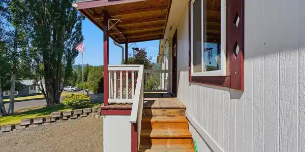 Image 4: 04-Front Entrance