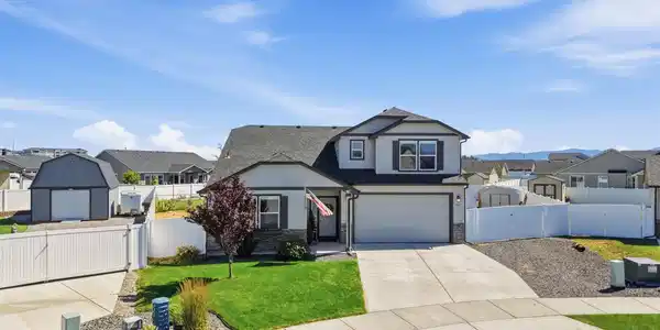 5841 W Bettis Ct