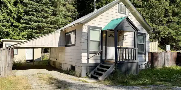 741 Nine Mile Creek Rd