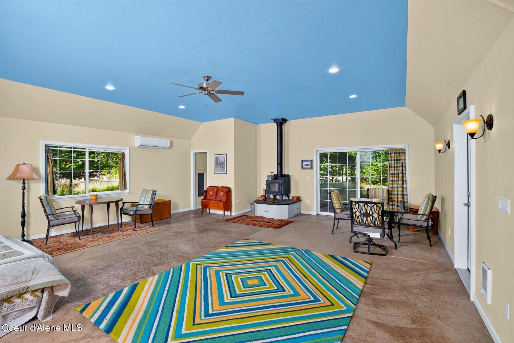 Image 3: Open Living Space