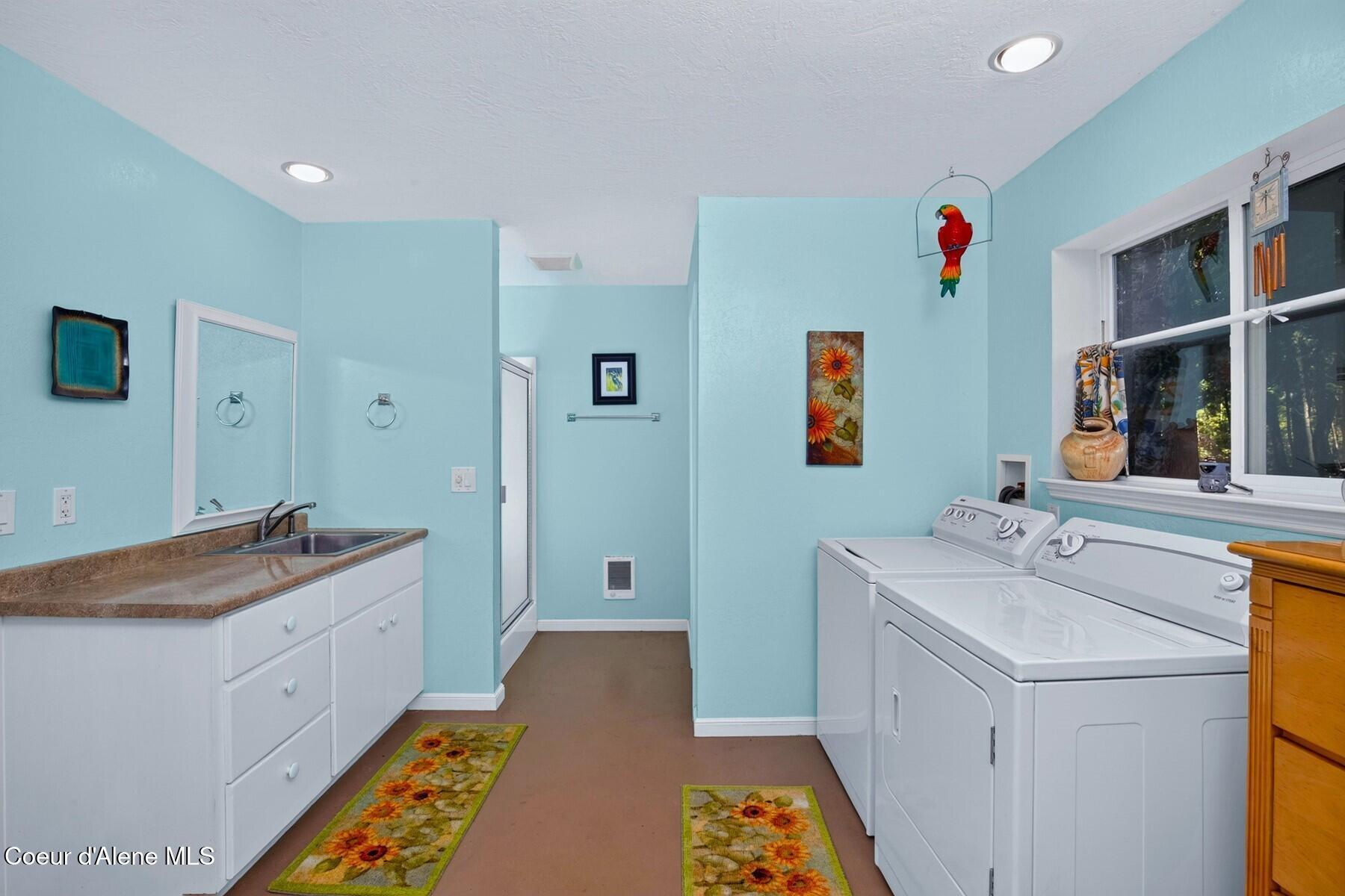 Image 4: Full BathLaundry Combo