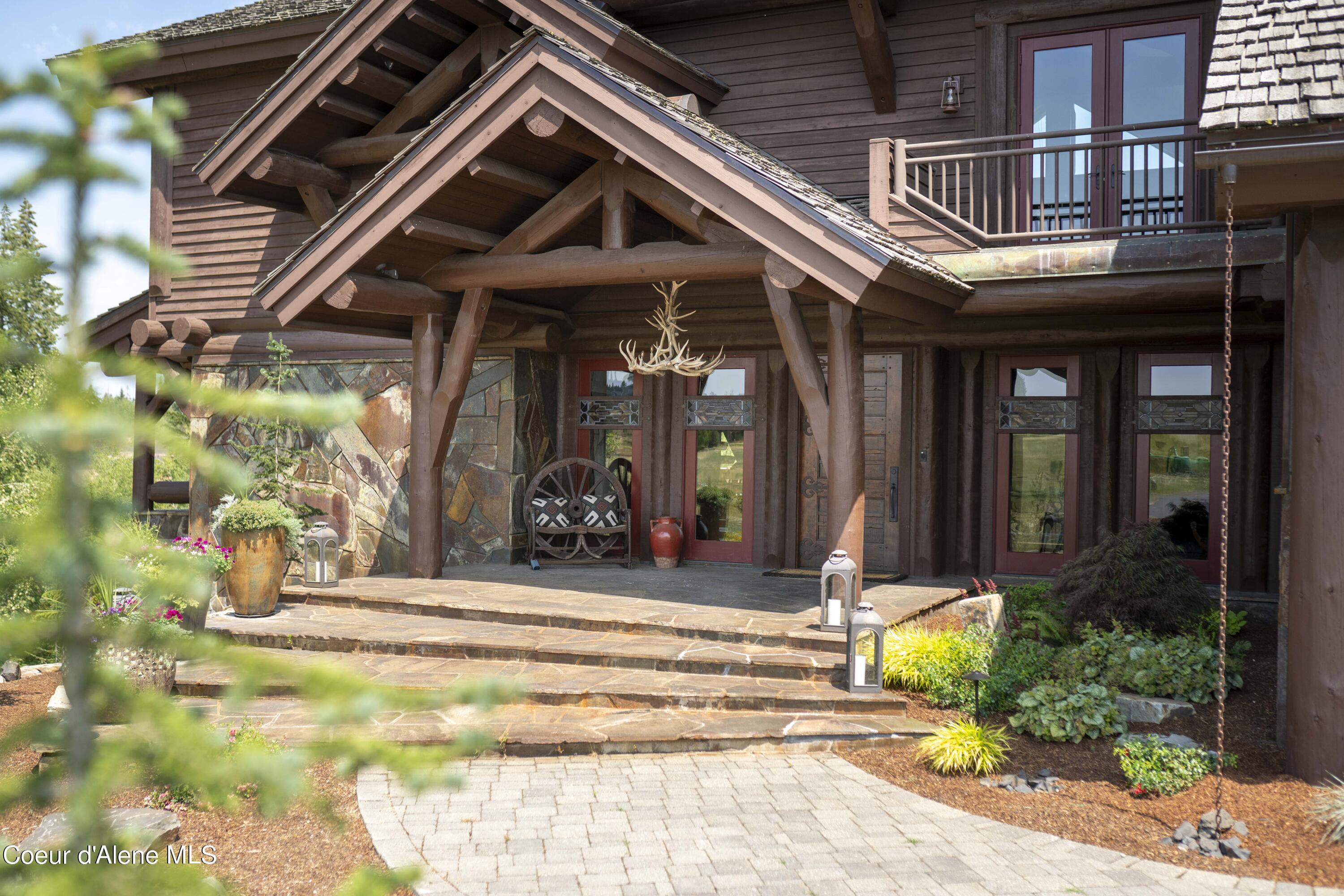 Image 3: Front Walk-In