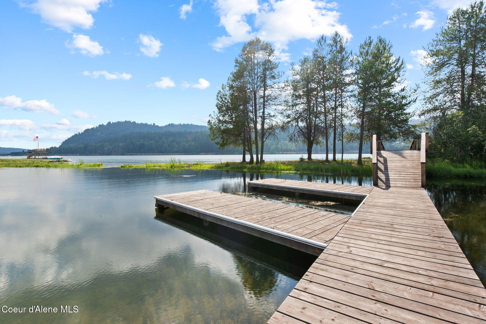 Image 1: 37-web-or-mls-380 Bishops Bay Ln-30 (1)