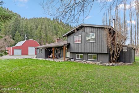 1952 S Gateway Ranch RD