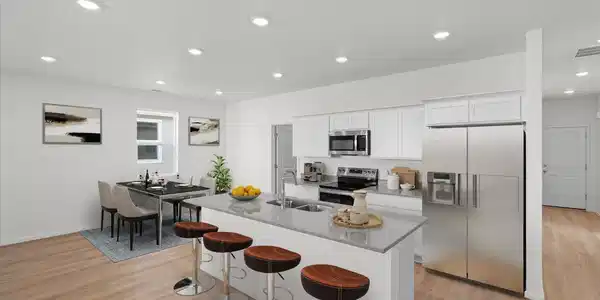 Image 4: Kitchen VS