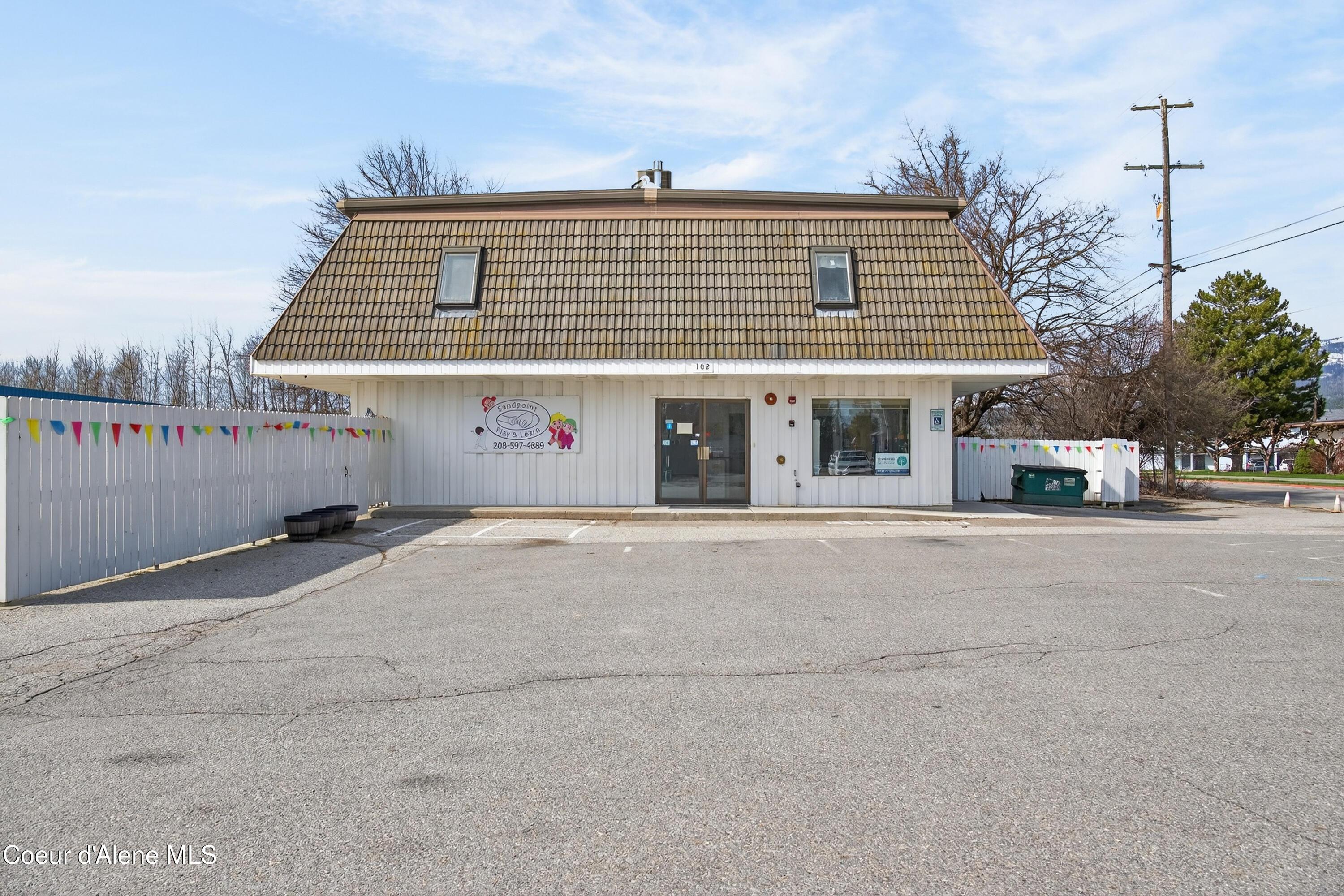 Image 2: 102 S. Division -01