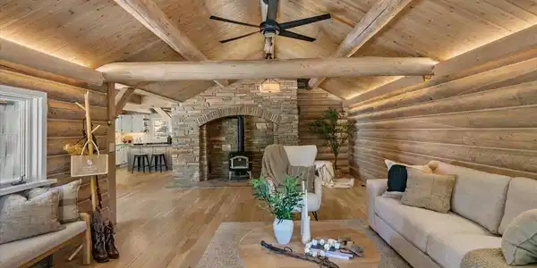Image 4: 04-Living Room
