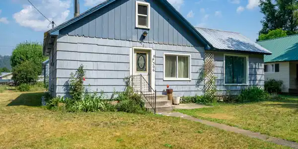 Image 2: 001-308HillStreet-Smelterville-ID-83868-