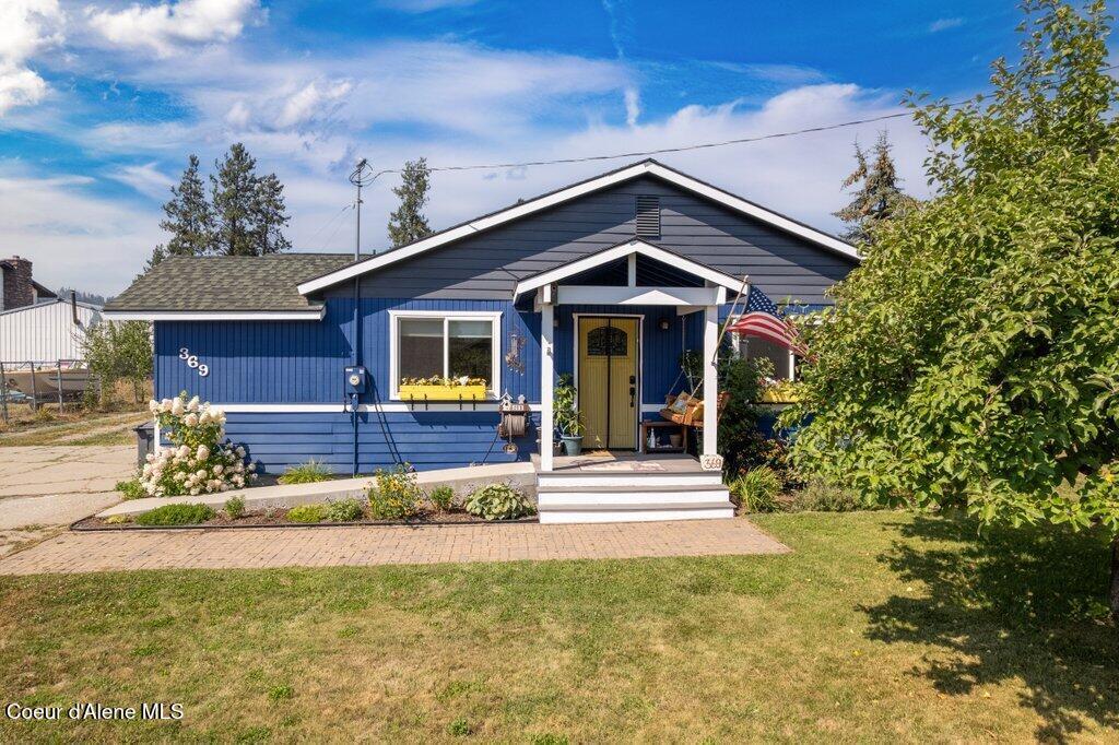 Image 3: Front Exterior