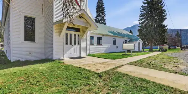 116 W 2nd AVE