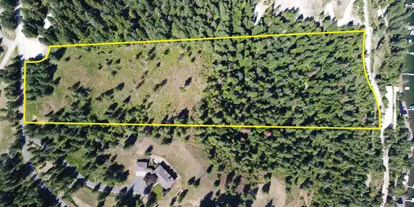 Image 4: LISA RD LAKE CDA