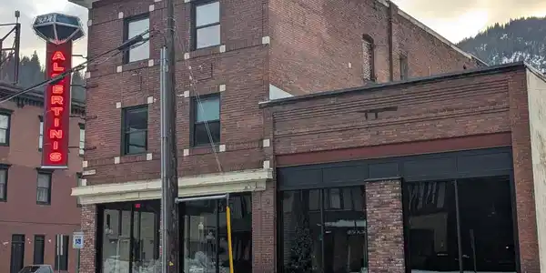 216 & 220 6th St.