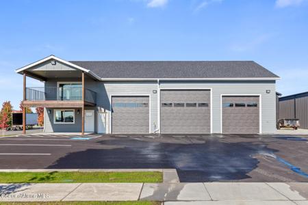 9990 N Lyle Loop