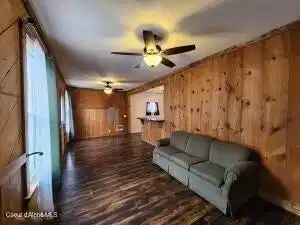 Image 3: Living Room
