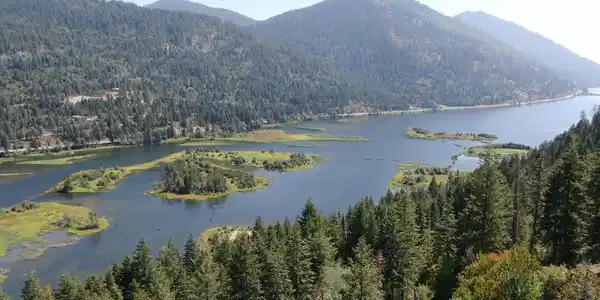 Image 4: H4 Lake View from lot