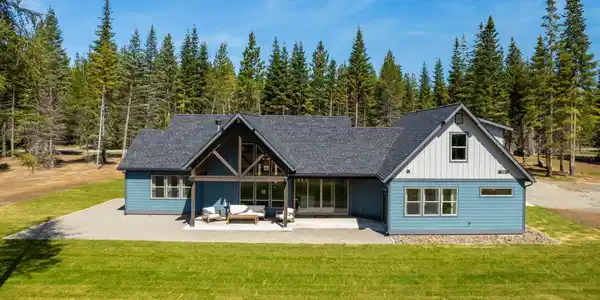 Image 3: 10_DJI_0569