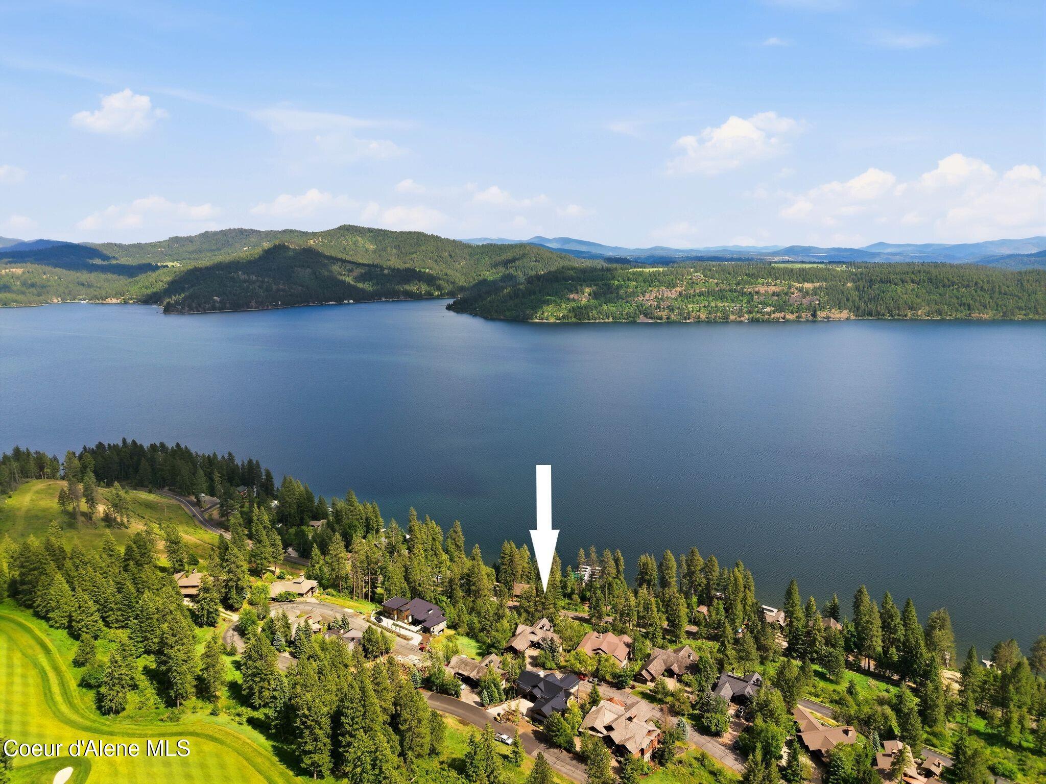 Image 4: Incredible Lakeview Setting