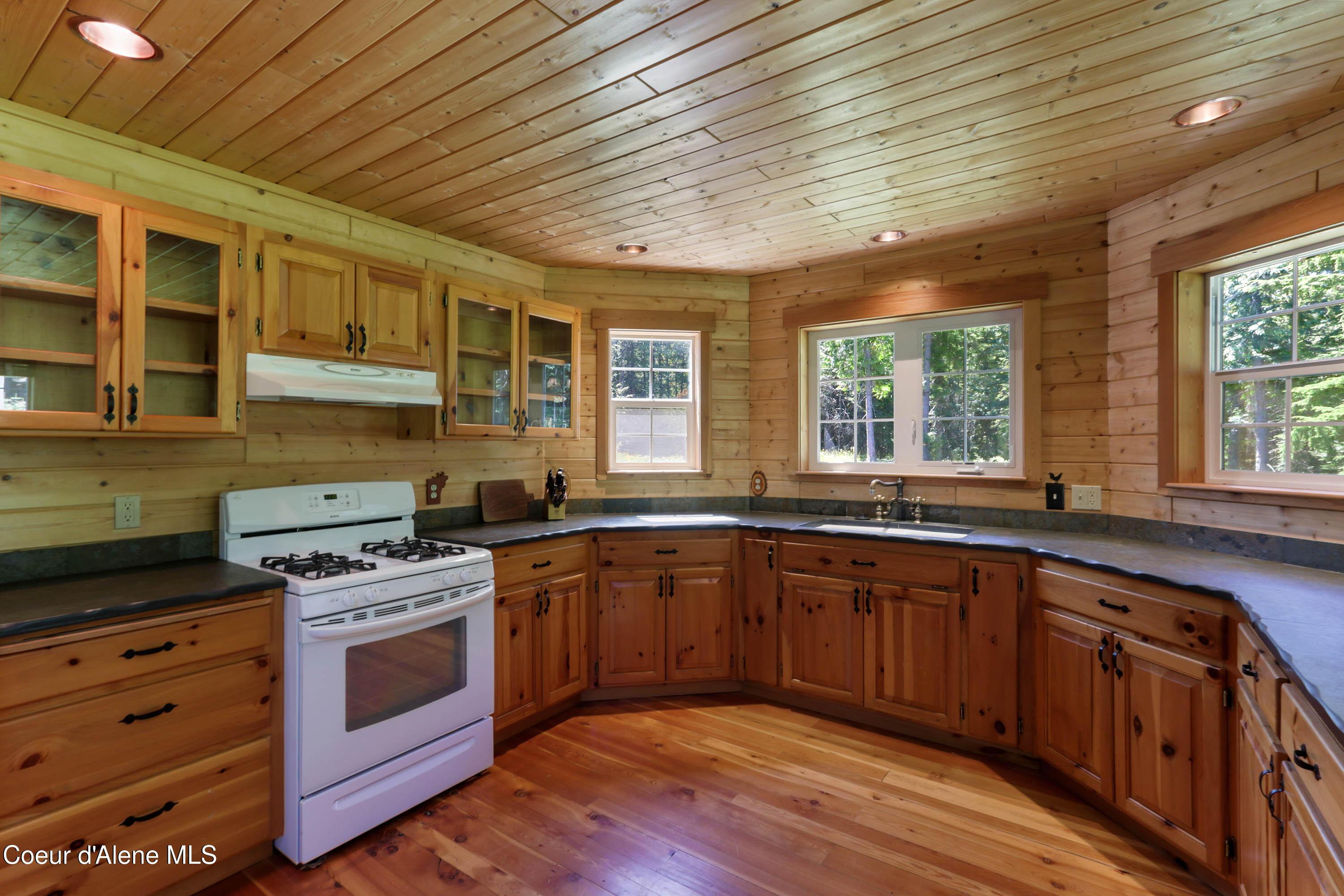 Image 2: Kitchen Area