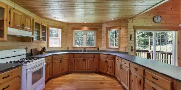 Image 2: 1261 Michael Lane Gorgeous Interior