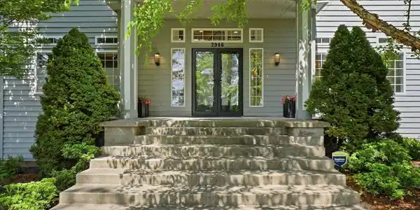 Image 3: 2
