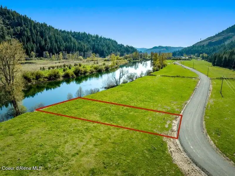 Image 1: Lot 4