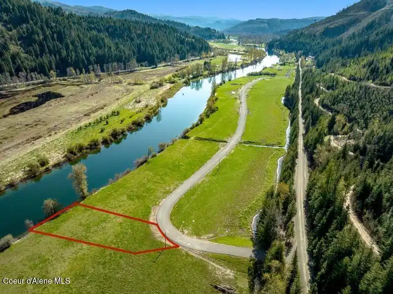 Image 1: Main Photo Lot 2