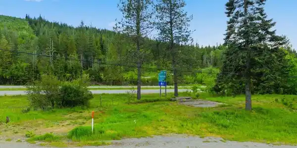 Image 4: 21-41476 Riverview Dr_RedHogMedia