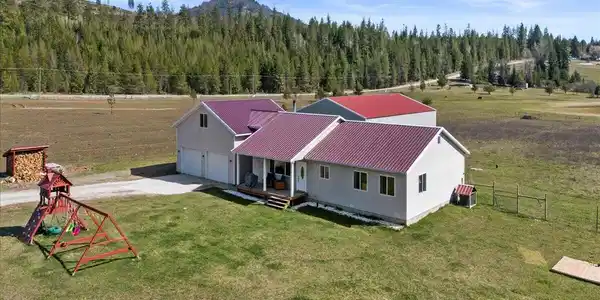 1526 BLACKTAIL ROAD