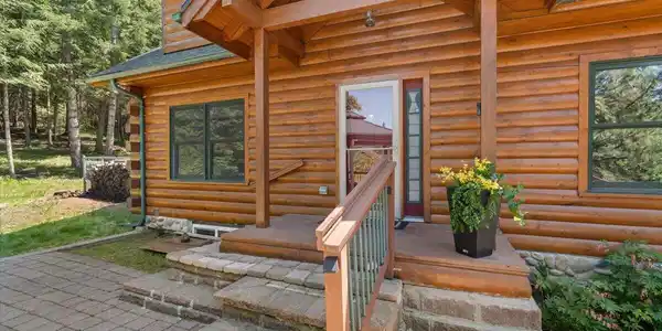 Image 3: 13-Front entry