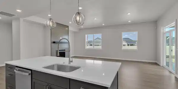 Image 2: Ennis Kitchen to Living