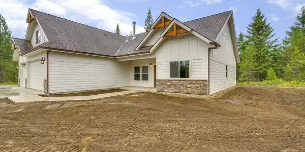 Image 4: Front-Photo of Similar Home