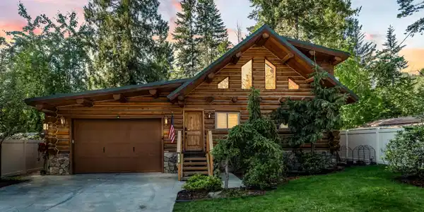 28 Creekside Ln