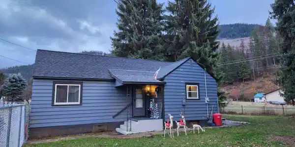 1305 E Garden Ave.