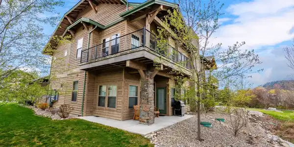 512 Guthrie Pl Unit #701