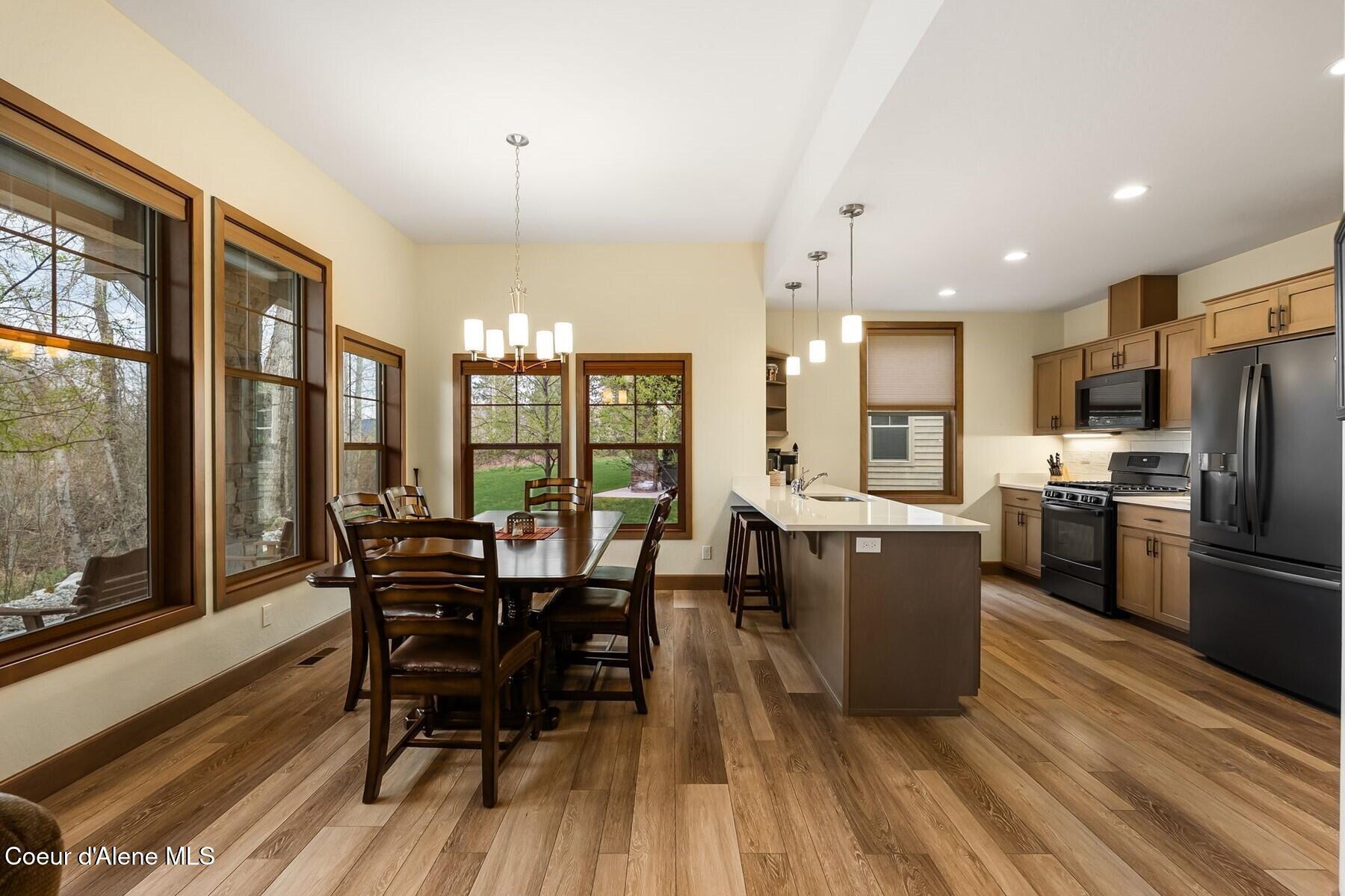 Image 2: Dinning Room