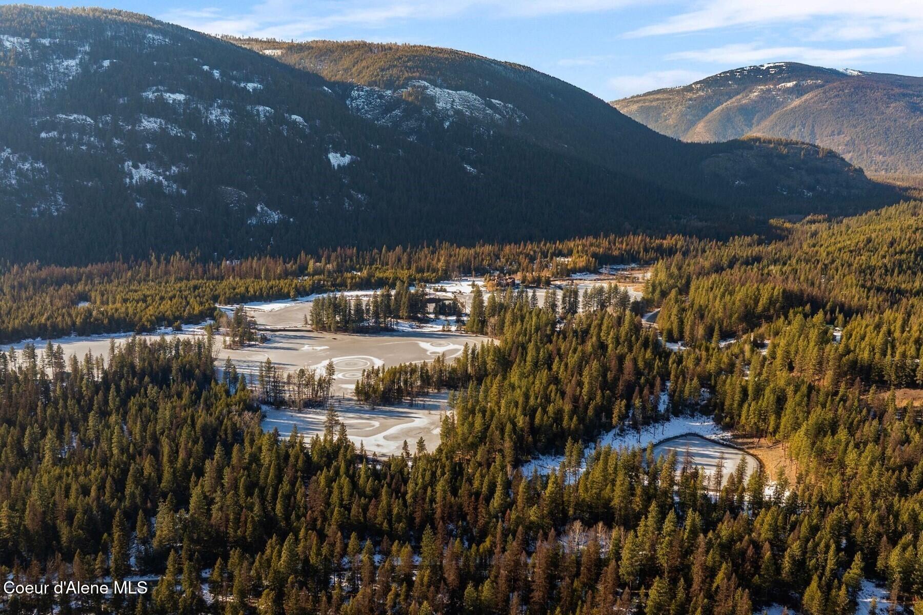 Image 4: Several Building Spots