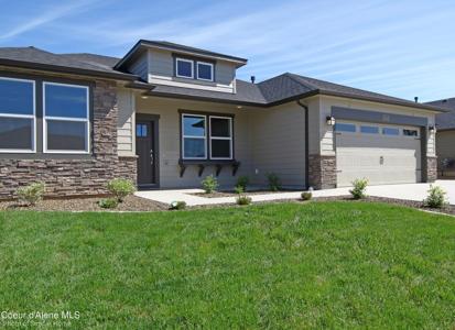 936 E Healy