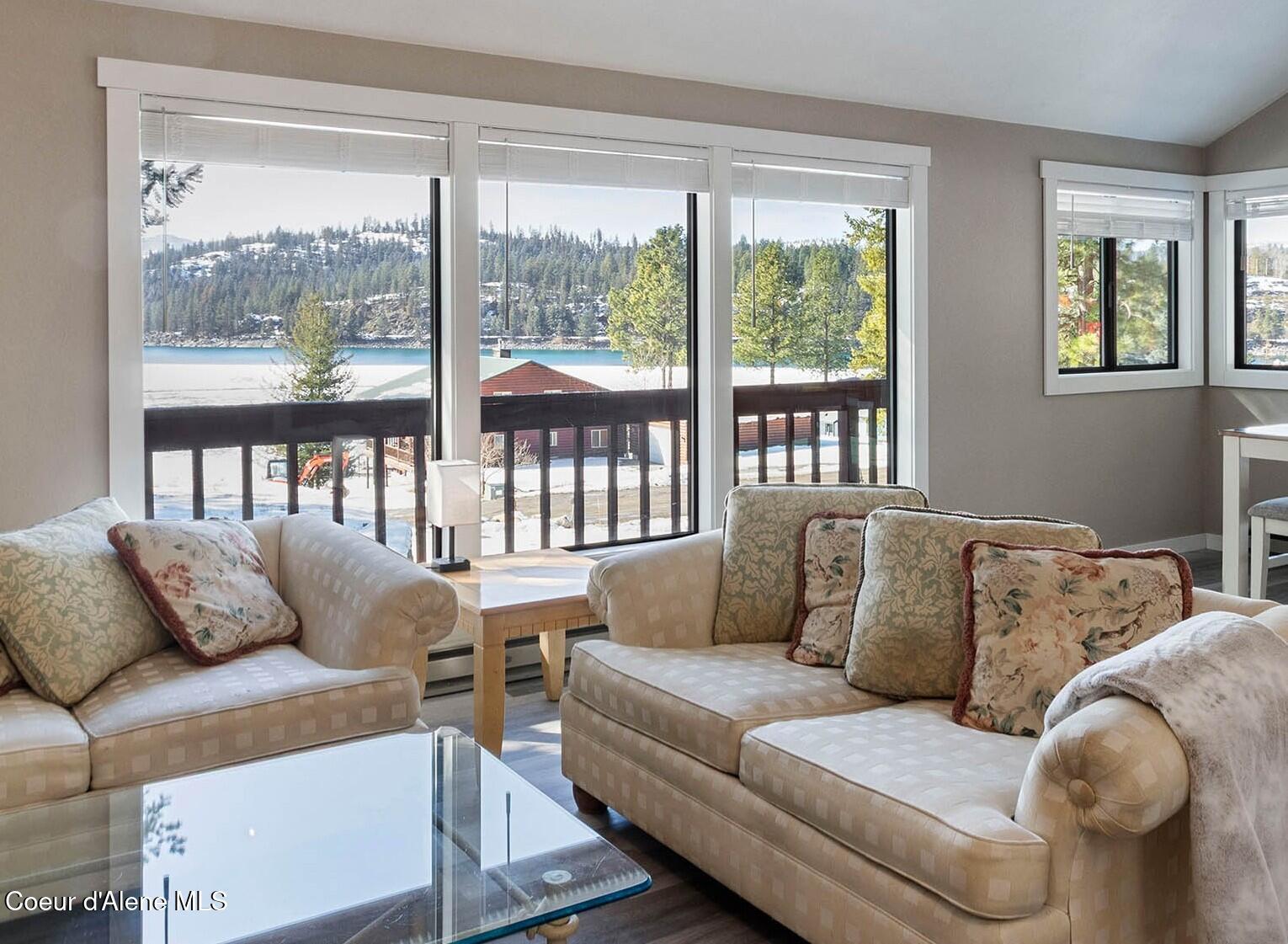 Image 3: Living Room Water View