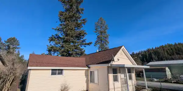 6 Maple AVE