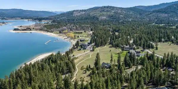 Image 4: Willow Bay8