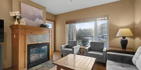 Image 2: 12-Living Room
