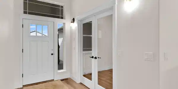 Image 3: Entry