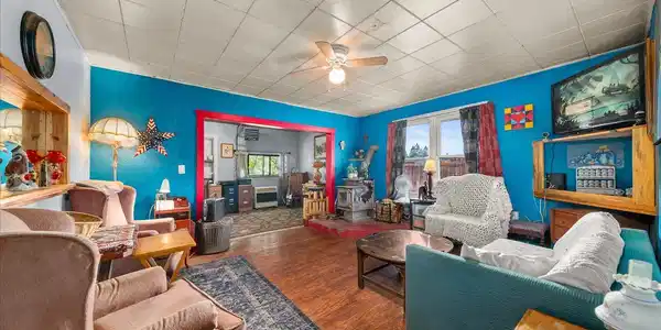 299 Railroad Ave