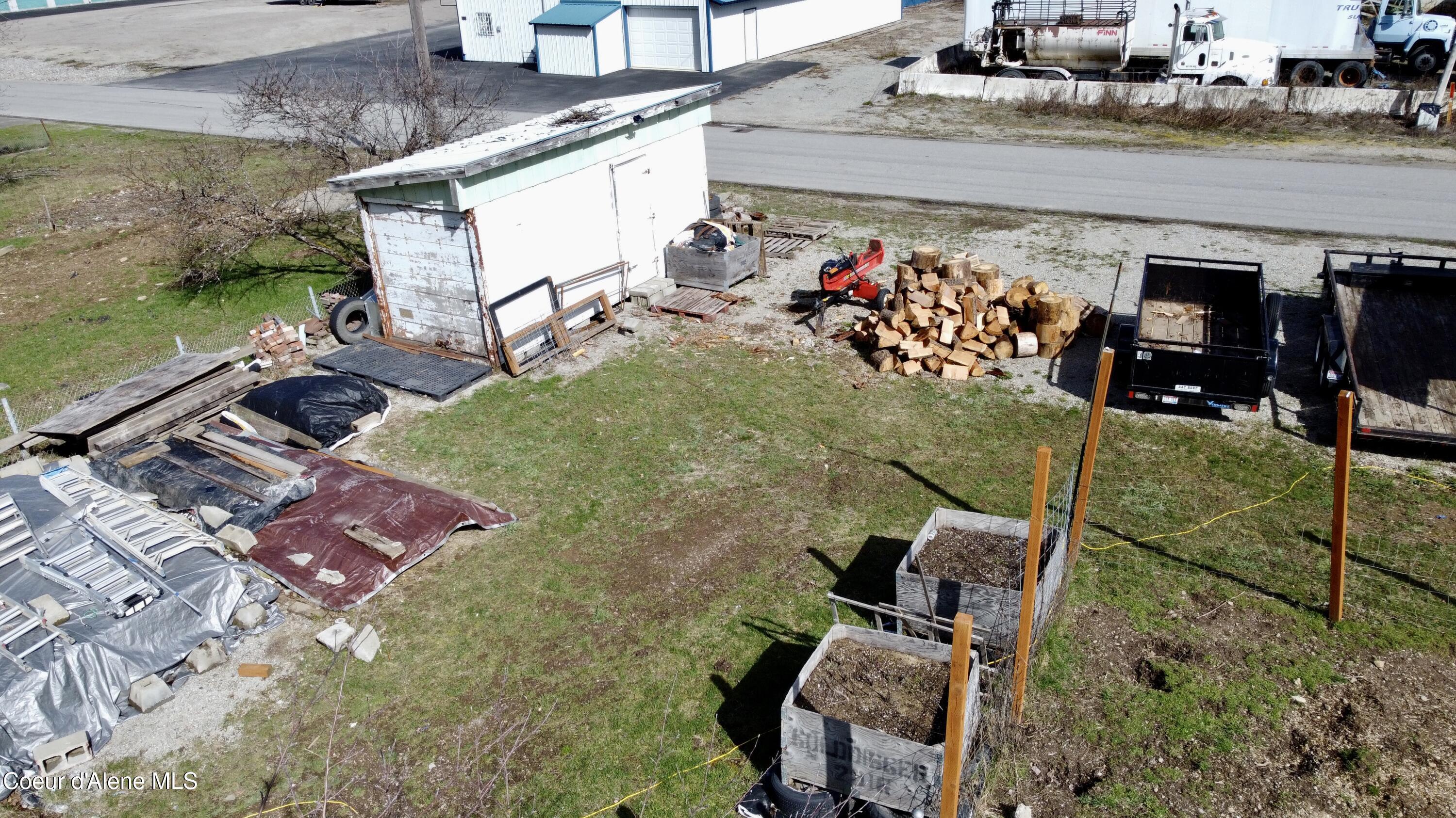 Image 4: Facing Polaris Ave